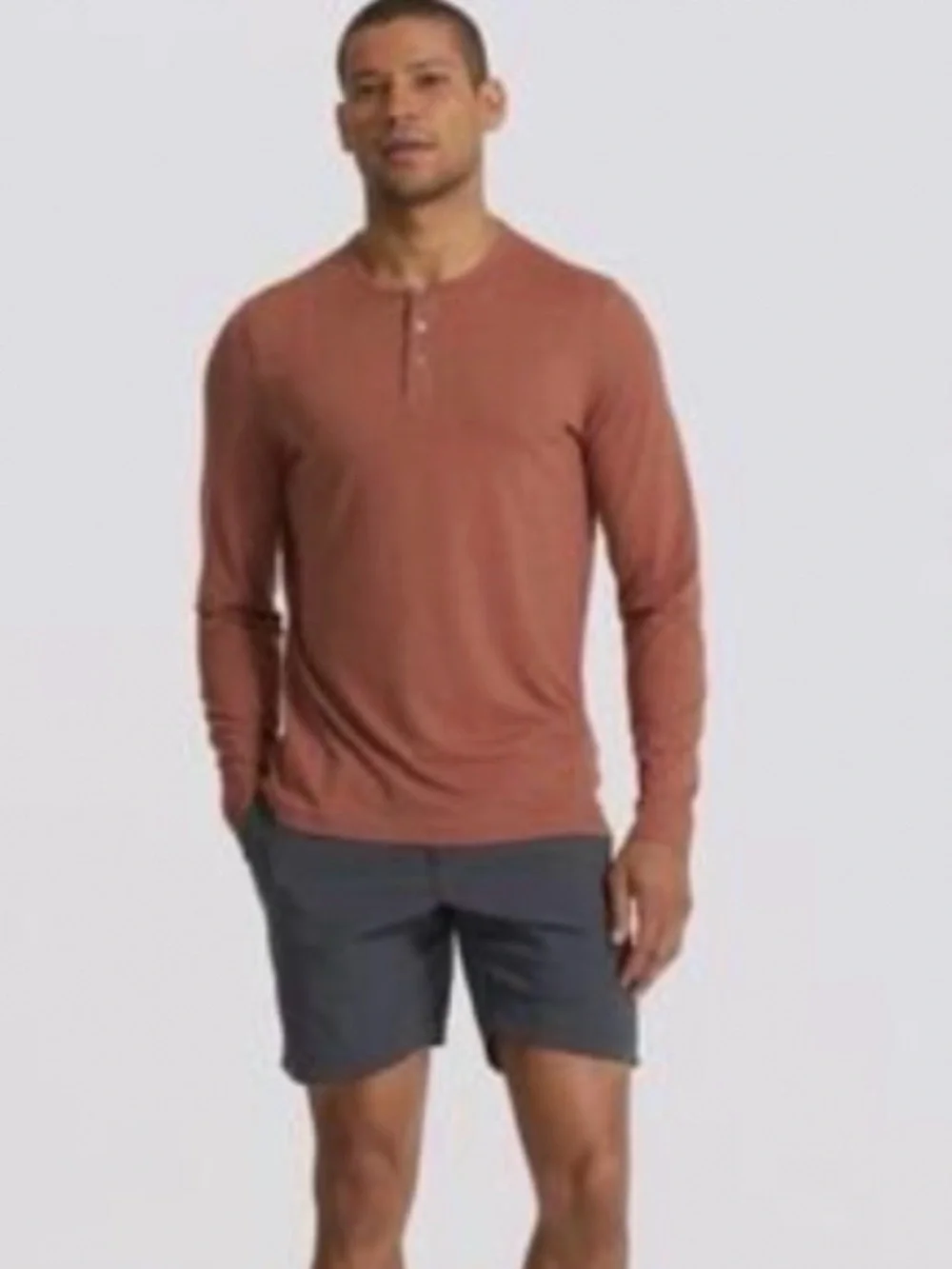 Vuori Men’s Ease Performance Long Sleeve Henley Top in Brown Large EUC